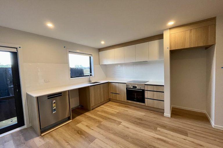Photo of property in 10/506 Glenfield Road, Bayview, Auckland, 0629