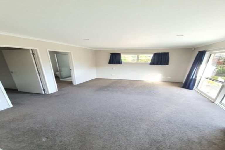 Photo of property in 7 Cooladerry Place, Rosehill, Papakura, 2113