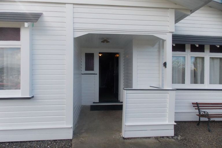 Photo of property in 27 Chelwood Street, Takaro, Palmerston North, 4412