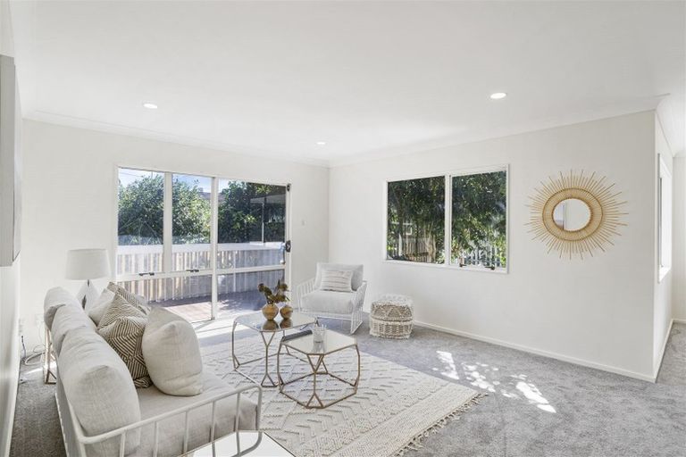 Photo of property in 2/29 Landscape Road, Papatoetoe, Auckland, 2025