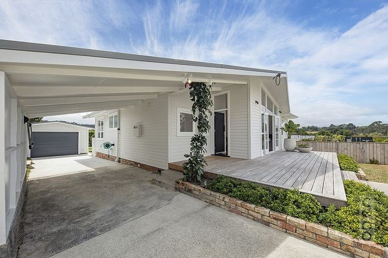 Photo of property in 25 Maude Street, Riverhead, 0820