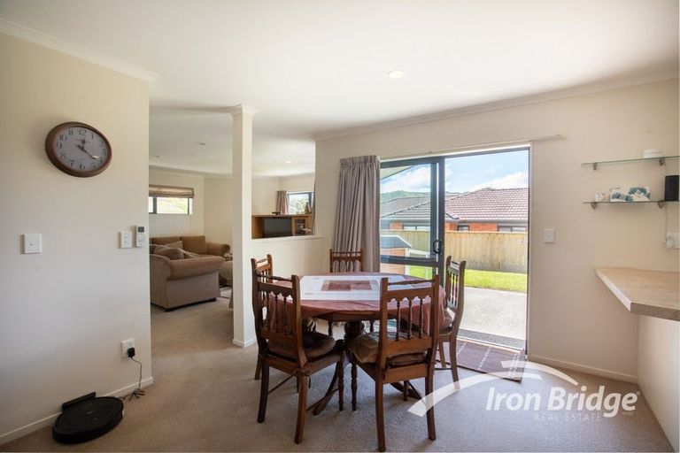 Photo of property in 13 Beaufort Close, Kingsley Heights, Upper Hutt, 5018