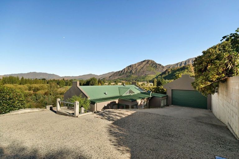 Photo of property in 11 Cotter Avenue, Arrowtown, 9302