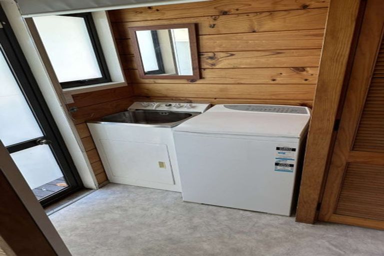 Photo of property in 1/25 Cron Avenue, Te Atatu South, Auckland, 0610