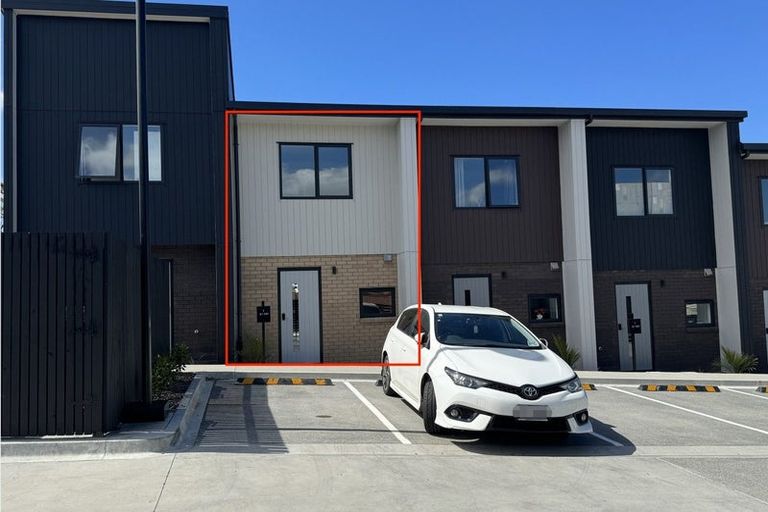 Photo of property in 2/107 Selo Street, Glen Eden, Auckland, 0602