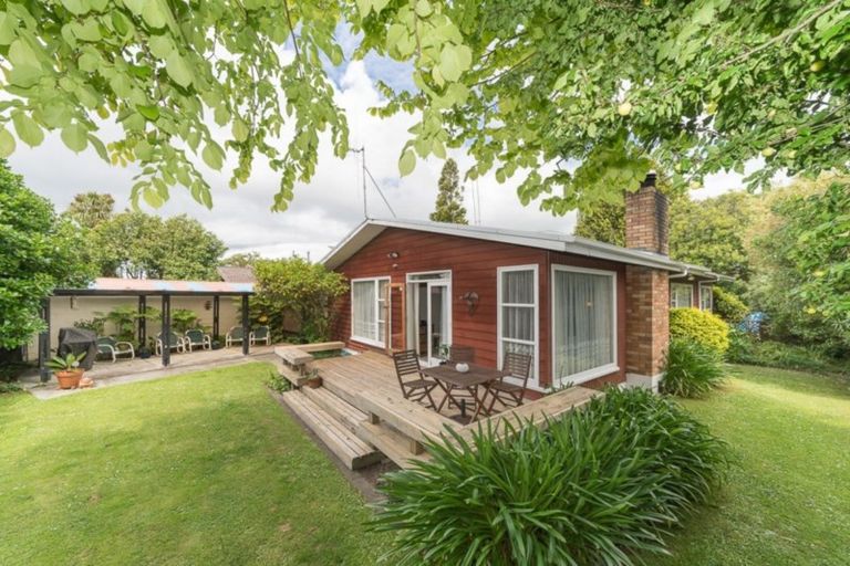 Photo of property in 1 College Street, Awapuni, Palmerston North, 4412