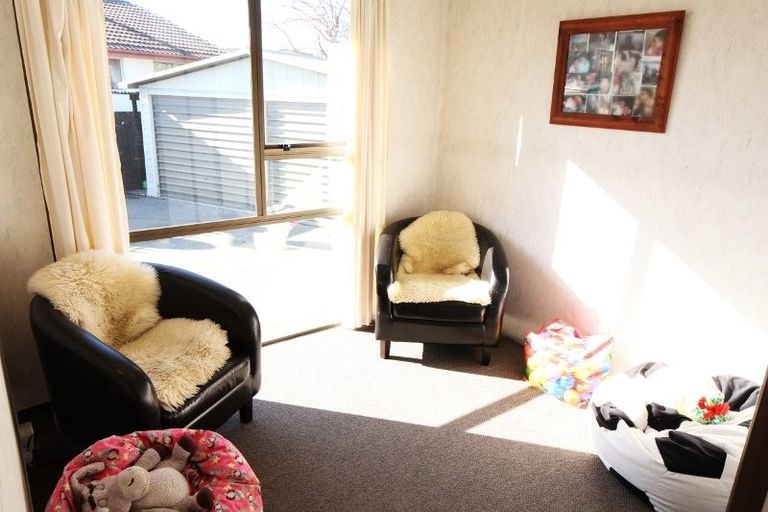 Photo of property in 15 Wanstead Place, Woolston, Christchurch, 8062