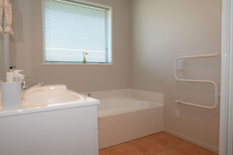 Photo of property in 8 Tobins Lane, Burwood, Christchurch, 8083