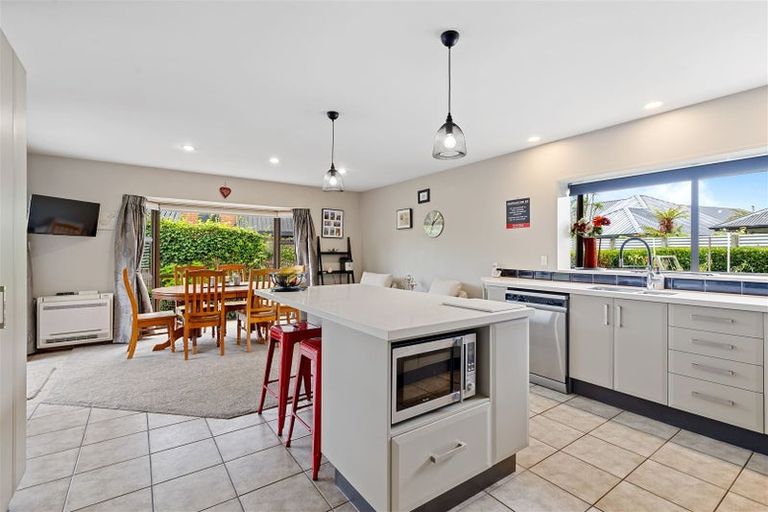 Photo of property in 21 Tivoli Place, Bishopdale, Christchurch, 8053
