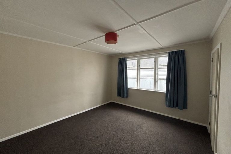Photo of property in 124 Hewer Crescent, Naenae, Lower Hutt, 5011