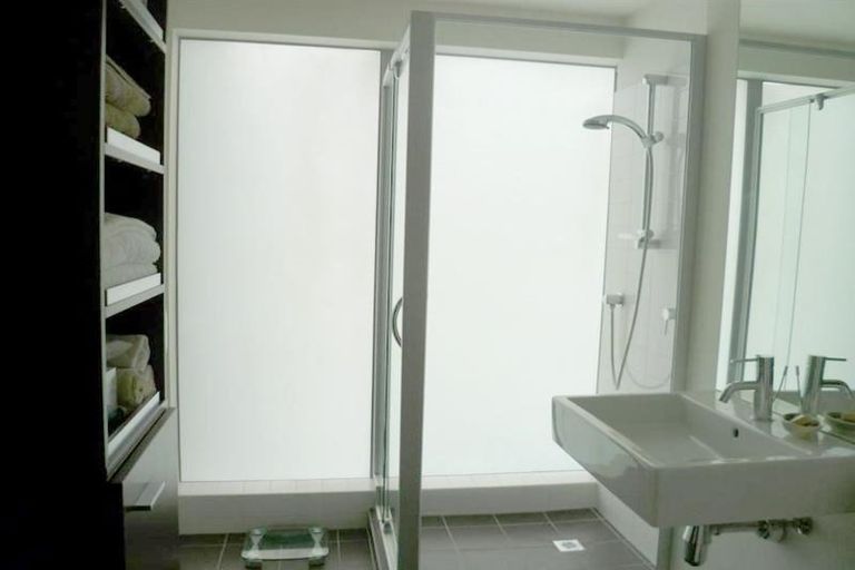 Photo of property in Aqua, 5/74 Oriental Parade, Oriental Bay, Wellington, 6011