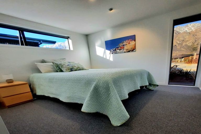 Photo of property in 84 Howden Drive, Jacks Point, 9371