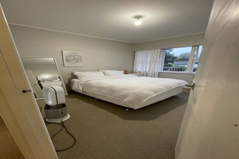 Photo of property in 2/32 Forrest Hill Road, Forrest Hill, Auckland, 0620