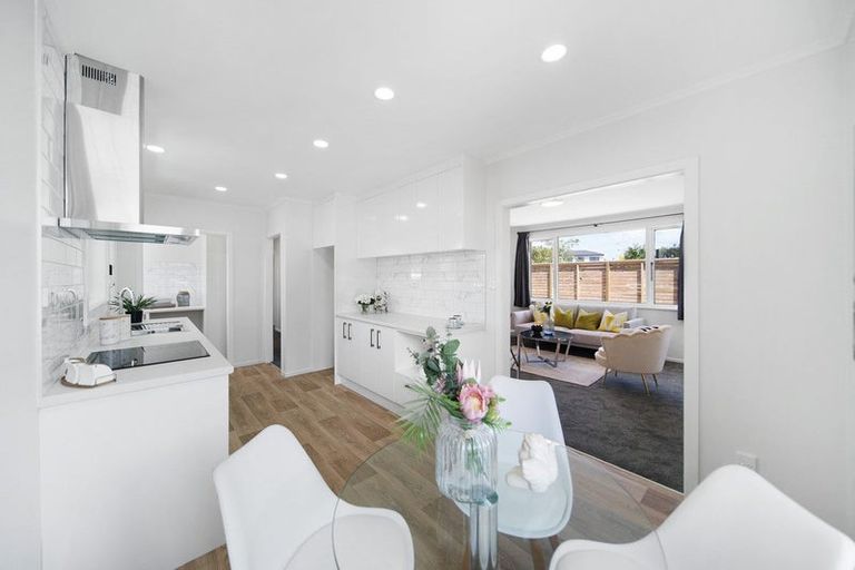 Photo of property in 7 Tarata Crescent, Mangere Bridge, Auckland, 2022