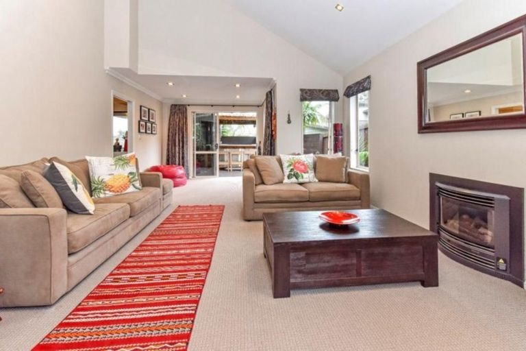 Photo of property in 20 Glenross Drive, Wattle Downs, Auckland, 2103