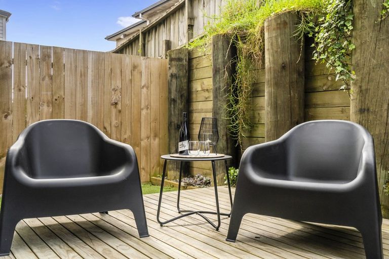 Photo of property in 21c Roseberry Avenue, Birkenhead, Auckland, 0626