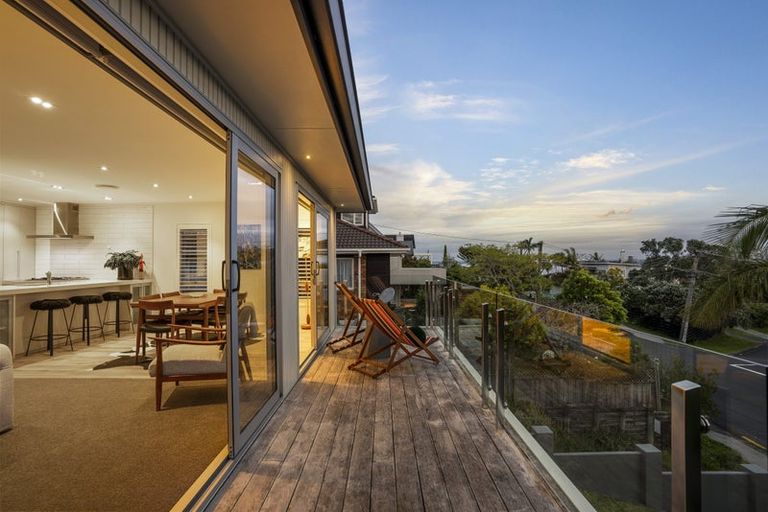 Photo of property in 1/51 Seaview Road, Castor Bay, Auckland, 0620