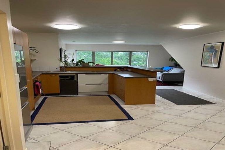 Photo of property in The Haven, 9/120 Beach Haven Road, Beach Haven, Auckland, 0626