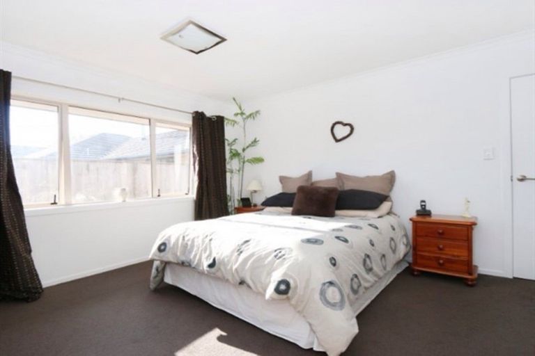 Photo of property in 4 Galea Grove, Kelvin Grove, Palmerston North, 4414