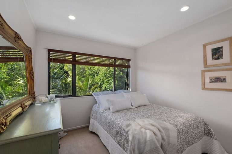 Photo of property in 2/222 Forrest Hill Road, Forrest Hill, Auckland, 0620