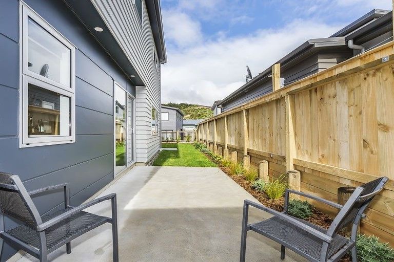 Photo of property in 2/90c Endeavour Drive, Whitby, Porirua, 5024