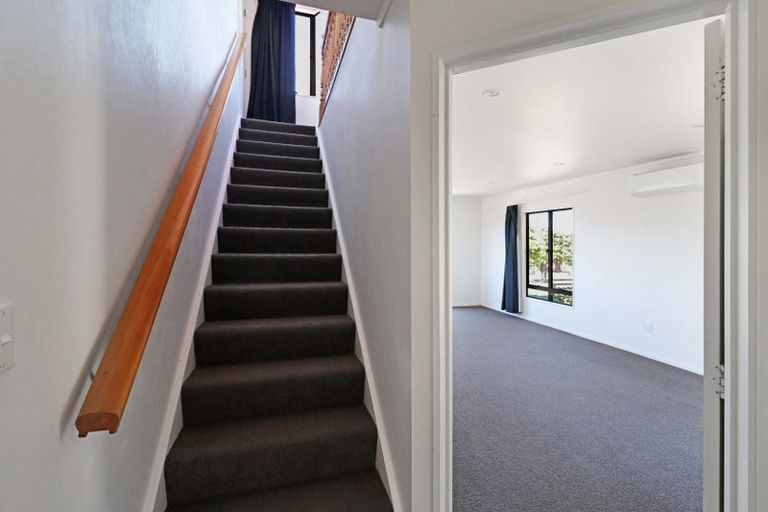 Photo of property in 2 Kaikoura Street, Maupuia, Wellington, 6022