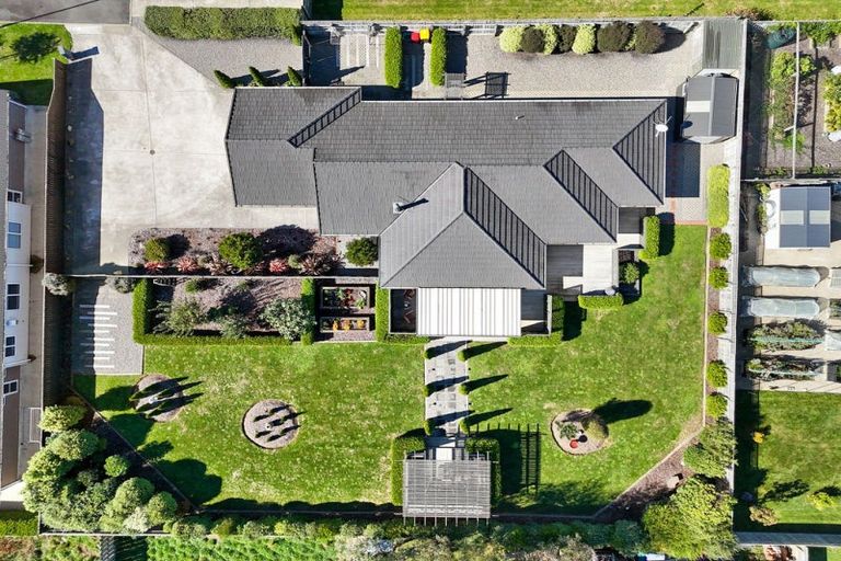 Photo of property in 7 Routhan Way, Carterton, 5713