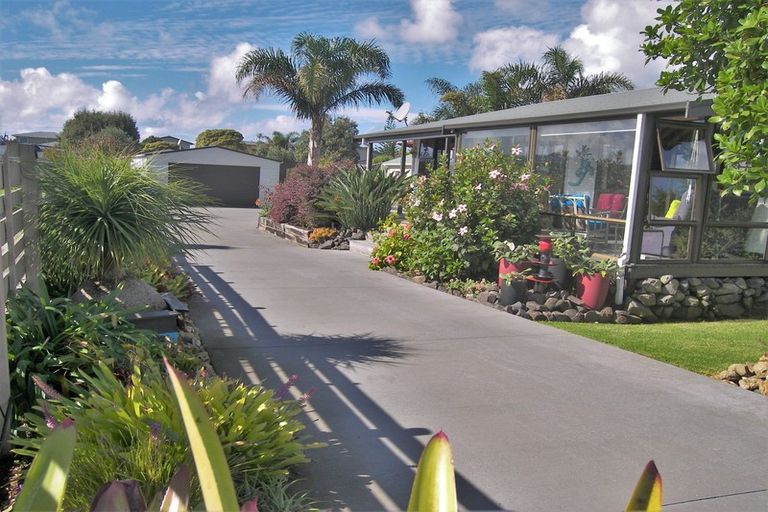 Photo of property in 165 Cook Drive, Whitianga, 3510