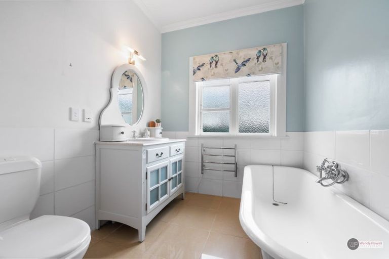 Photo of property in 17 Collingwood Street, Waterloo, Lower Hutt, 5011