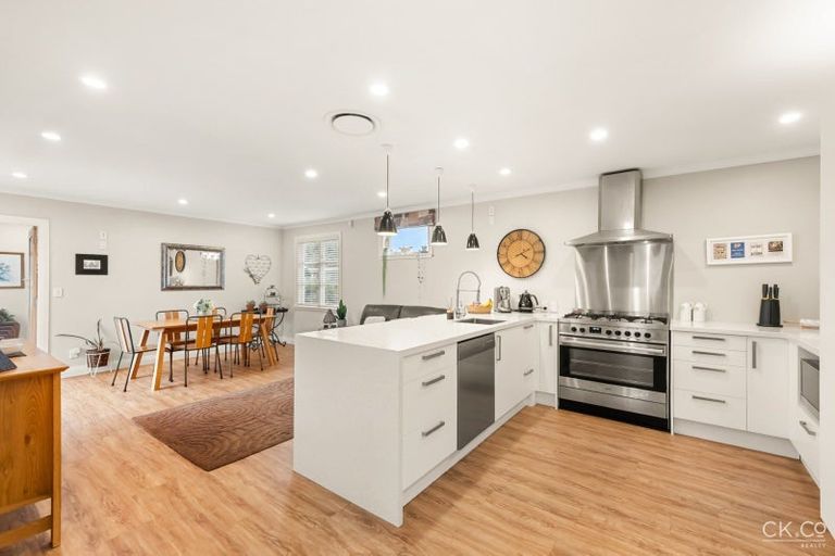 Photo of property in 39 Cudby Street, Woburn, Lower Hutt, 5011