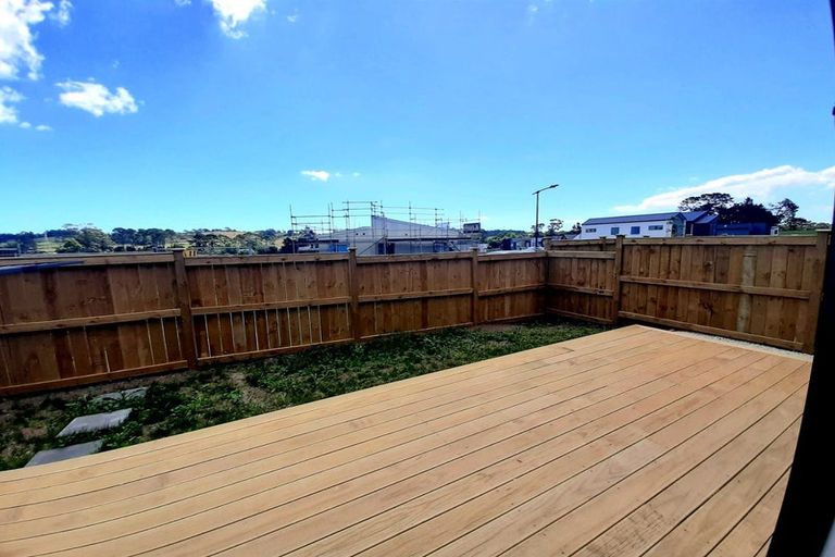 Photo of property in 105 Waekahu Road, Westgate, Auckland, 0814