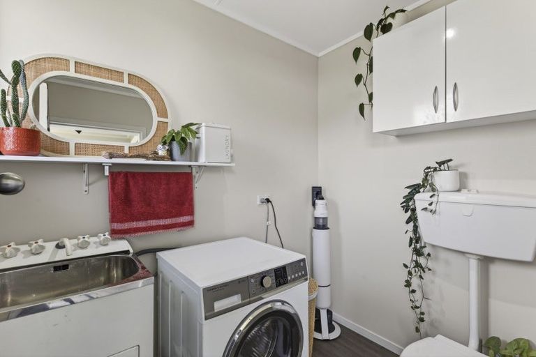 Photo of property in 19 Grenville Street, Marfell, New Plymouth, 4310