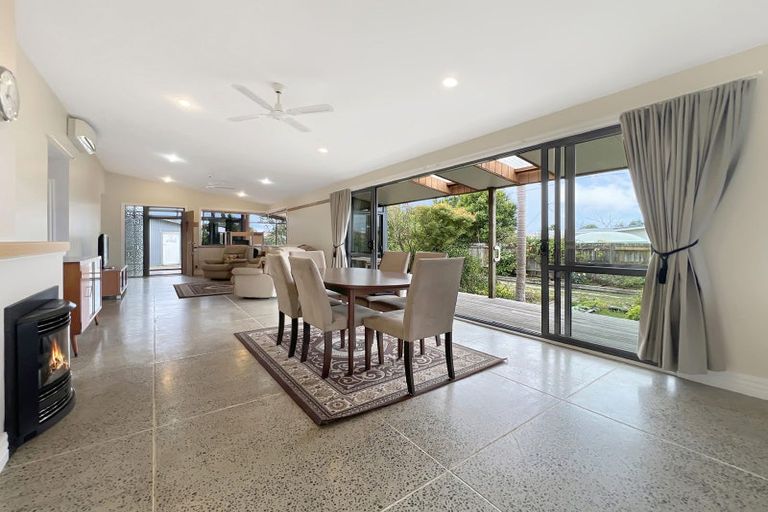 Photo of property in 10 Pohutukawa Avenue, Kaiaua, Pokeno, 2473