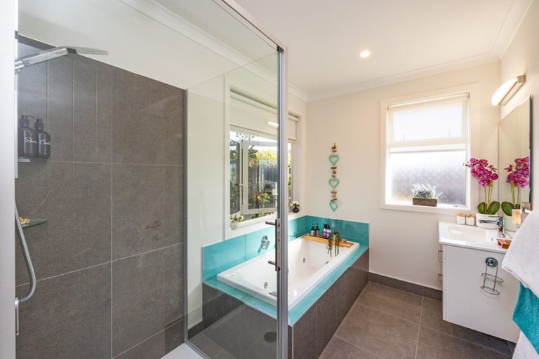 Photo of property in 7a Weber Place, Roslyn, Palmerston North, 4414