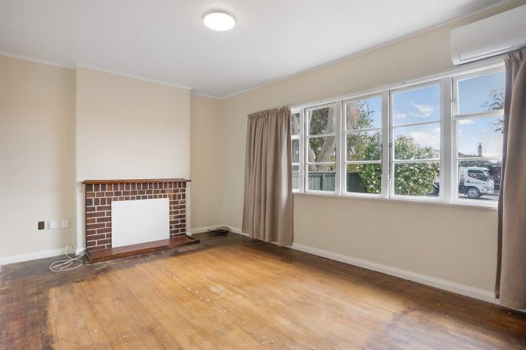 Photo of property in 30 Onewa Road, Northcote Point, Auckland, 0627