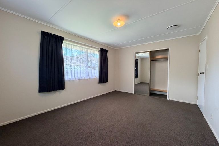 Photo of property in 53b Fyvie Avenue, Tawa, Wellington, 5028