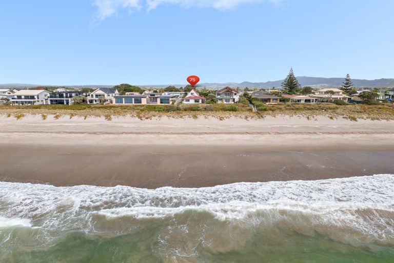 Photo of property in 75 Karewa Parade, Papamoa Beach, Papamoa, 3118