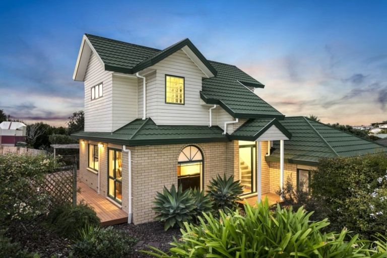 Photo of property in 34 Savoy Road, Orewa, 0931