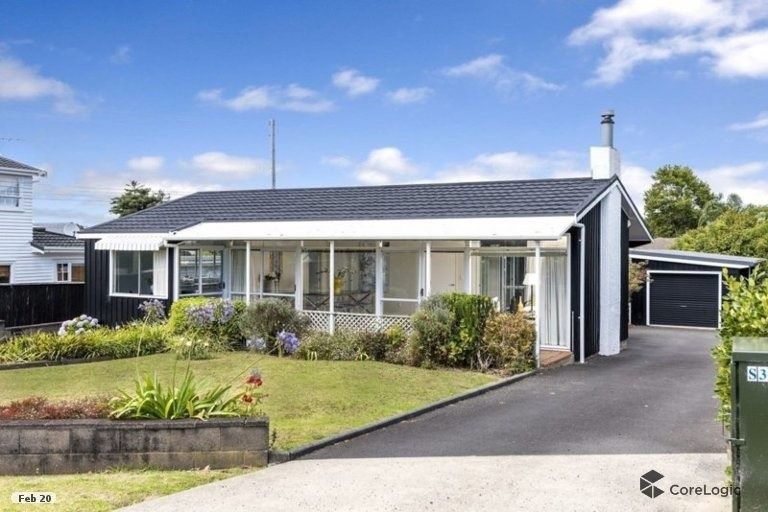 Photo of property in 72a Marine Parade, Mellons Bay, Auckland, 2014