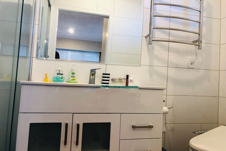 Photo of property in 44 Bleakhouse Road, Howick, Auckland, 2014