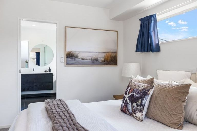 Photo of property in 88 Lakeside Drive, Orewa, 0931