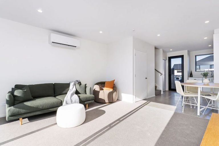 Photo of property in 9 Malaga Crescent, Harewood, Christchurch, 8051