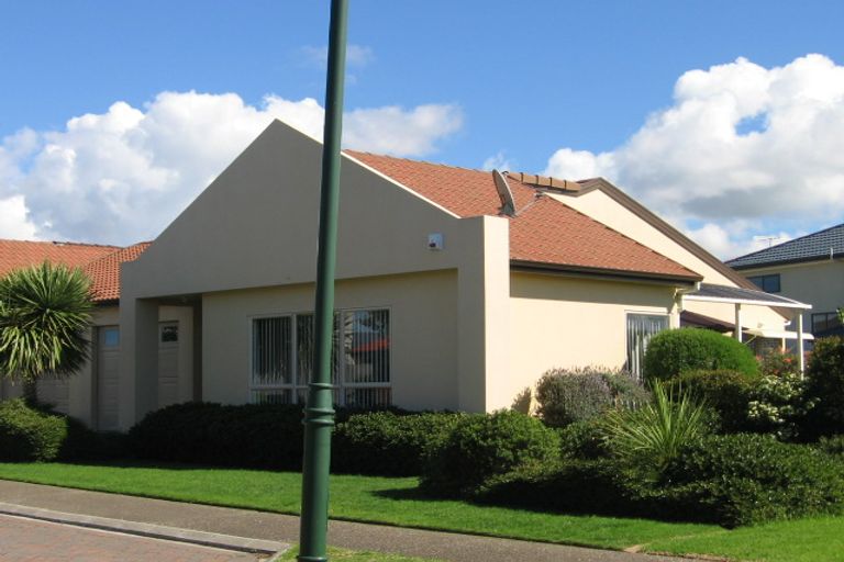 Photo of property in 41a Riverstone Road, Te Atatu Peninsula, Auckland, 0610