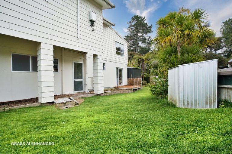 Photo of property in 32 Outlook Road, Greenhithe, Auckland, 0632