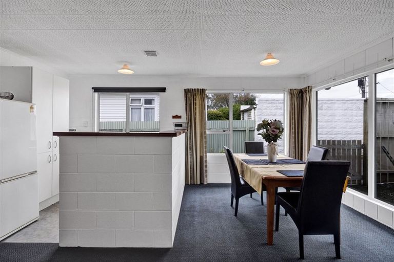 Photo of property in 74a Barrett Street, Westown, New Plymouth, 4310