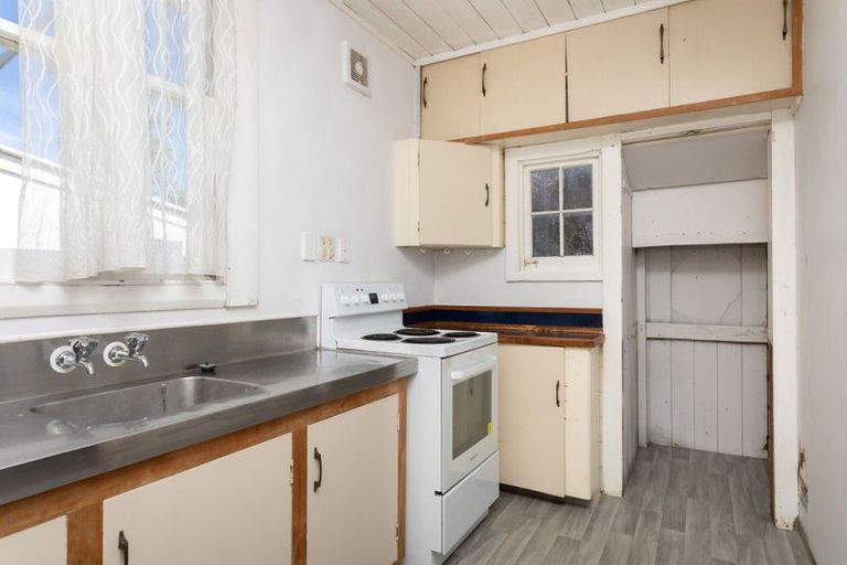 Photo of property in 10 Tennyson Street, Dannevirke, 4930