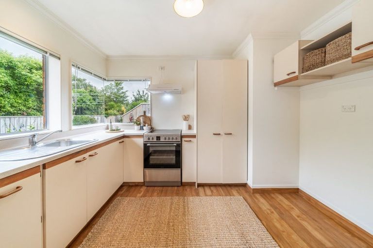 Photo of property in 3 Oak Street, Ebdentown, Upper Hutt, 5018