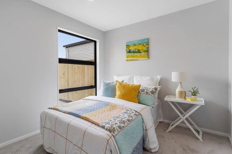 Photo of property in 40 Morus Road, Massey, Auckland, 0614