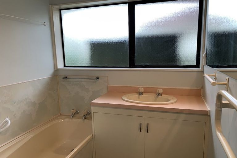 Photo of property in 124 Winchester Street, Levin, 5510