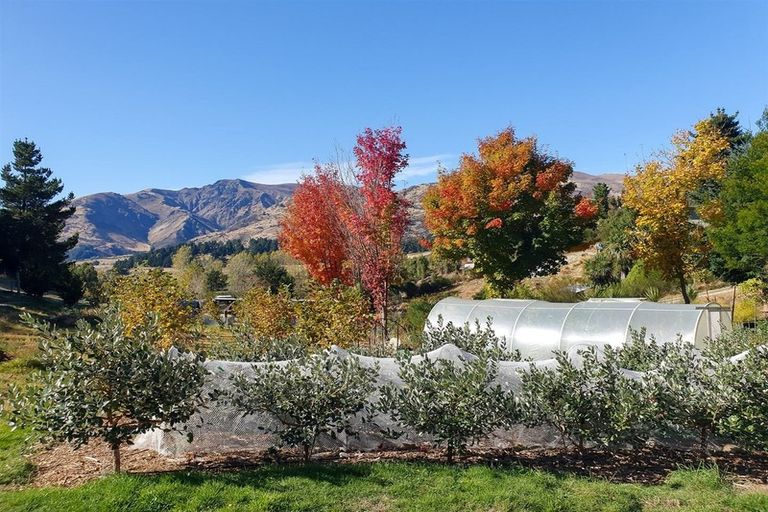 Photo of property in 122 Mclennan Road, Hawea Flat, Wanaka, 9382